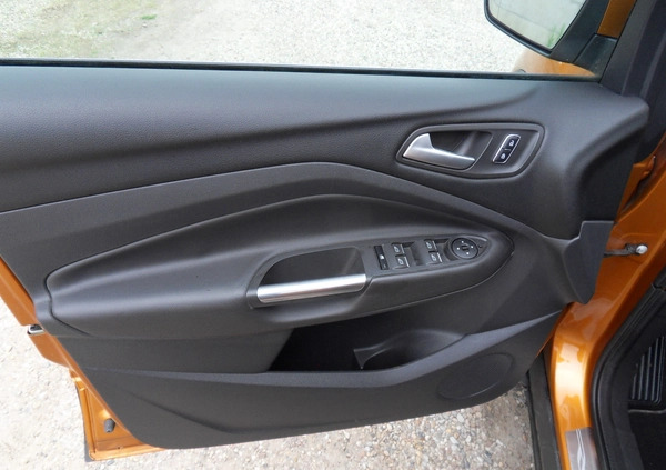 Ford Kuga cena 74907 przebieg: 120000, rok produkcji 2016 z Warta małe 254